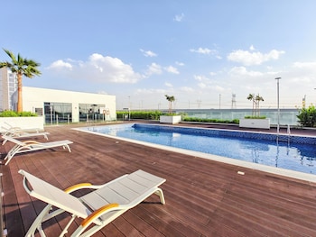 tranquil studio getaway in meydan city