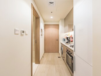 tranquil studio getaway in meydan city