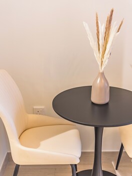 tranquil studio getaway in meydan city