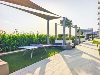 tranquil studio getaway in meydan city