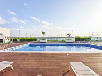 tranquil studio getaway in meydan city