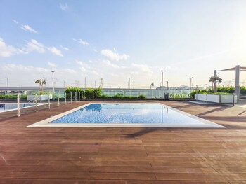 tranquil studio getaway in meydan city