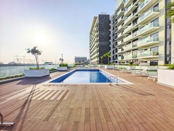 tranquil studio getaway in meydan city