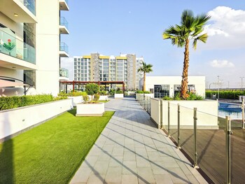 tranquil studio getaway in meydan city
