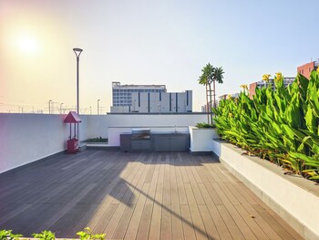 tranquil studio getaway in meydan city