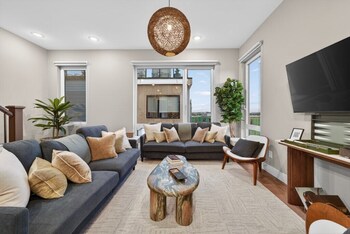 4br twilight lane with pool and hot tub