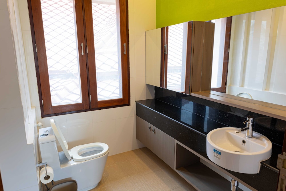 premium villa baan kinlom chomlay