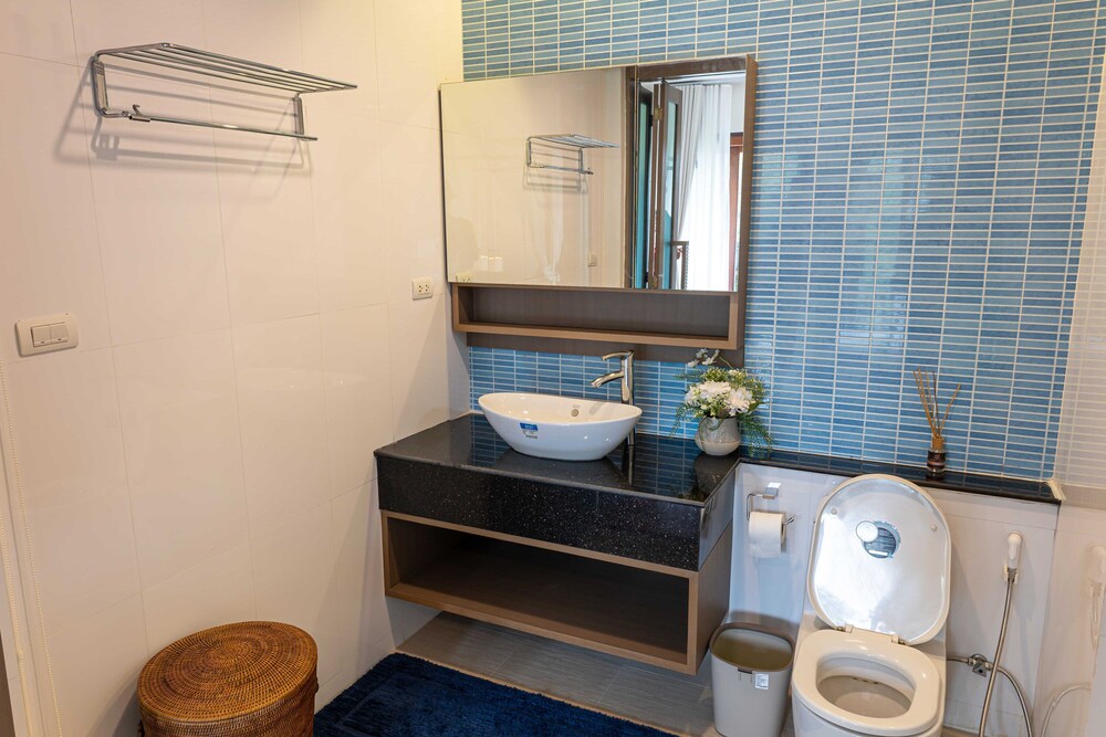 premium villa baan kinlom chomlay