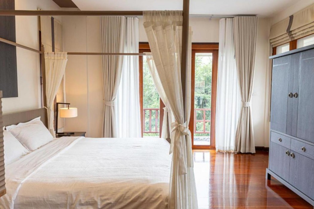 premium villa baan kinlom chomlay