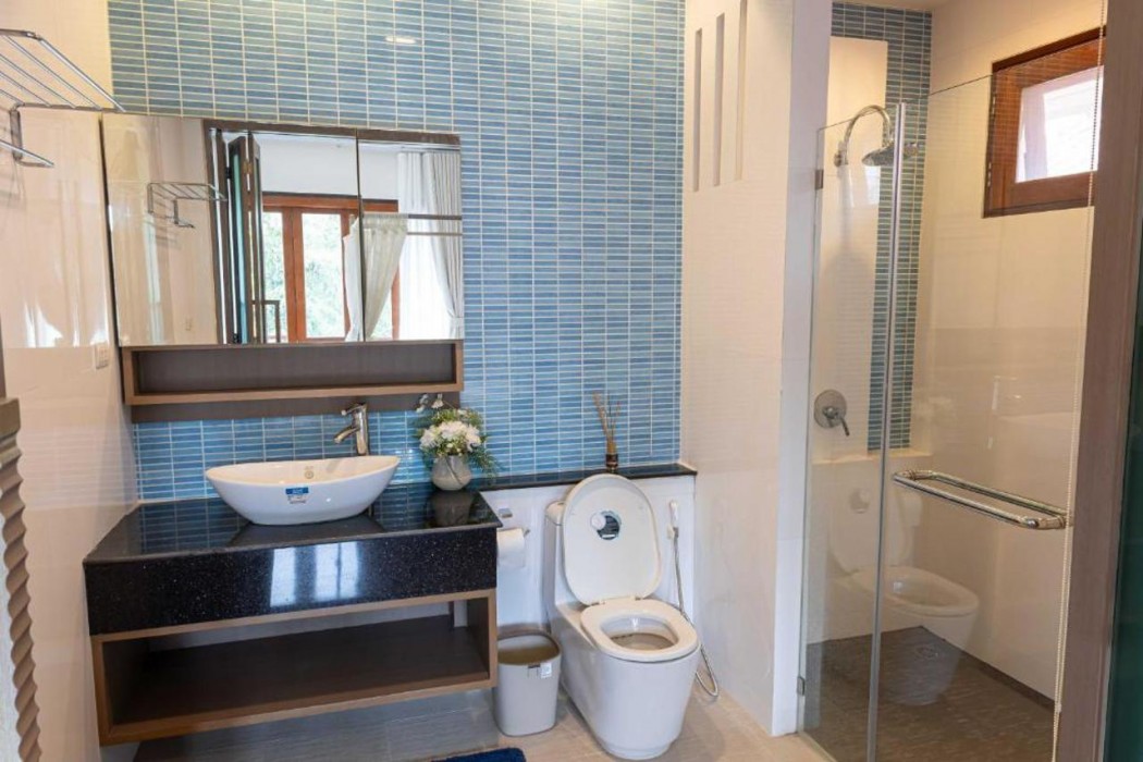 premium villa baan kinlom chomlay