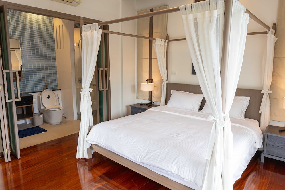 premium villa baan kinlom chomlay
