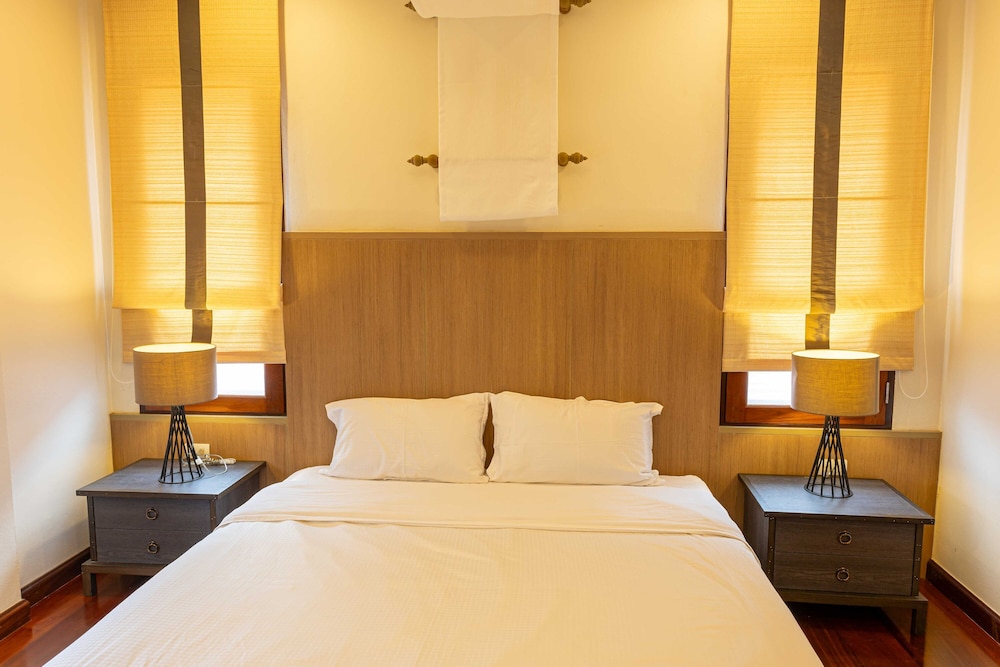 premium villa baan kinlom chomlay