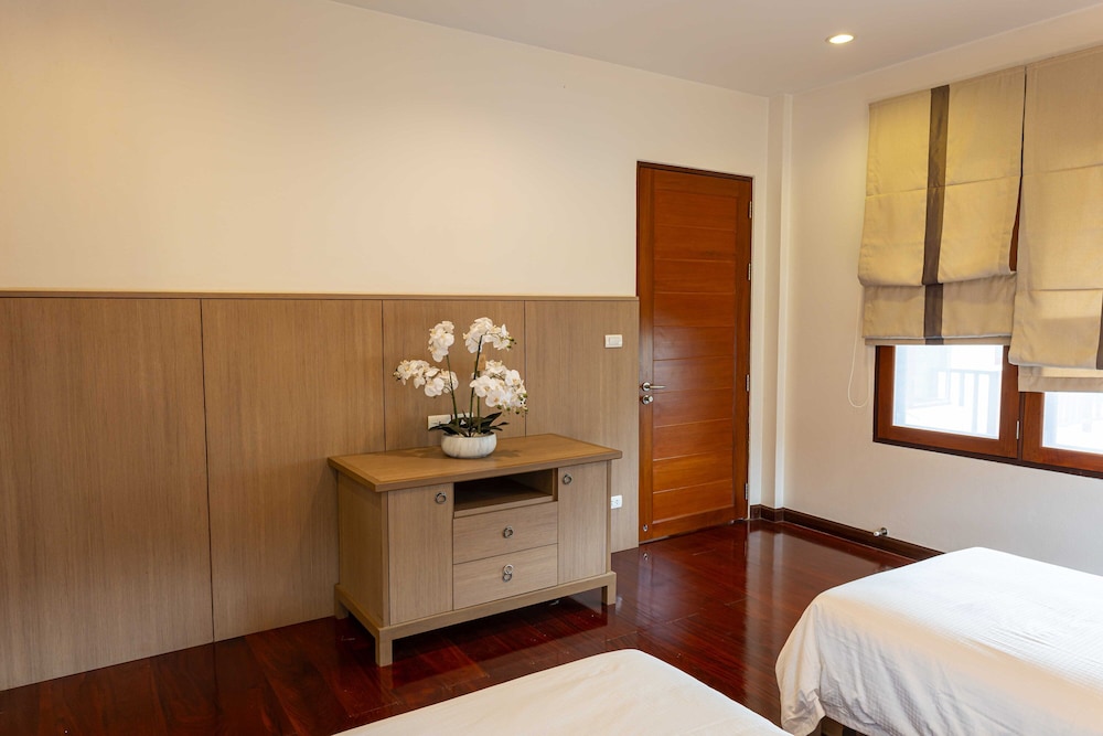 premium villa baan kinlom chomlay