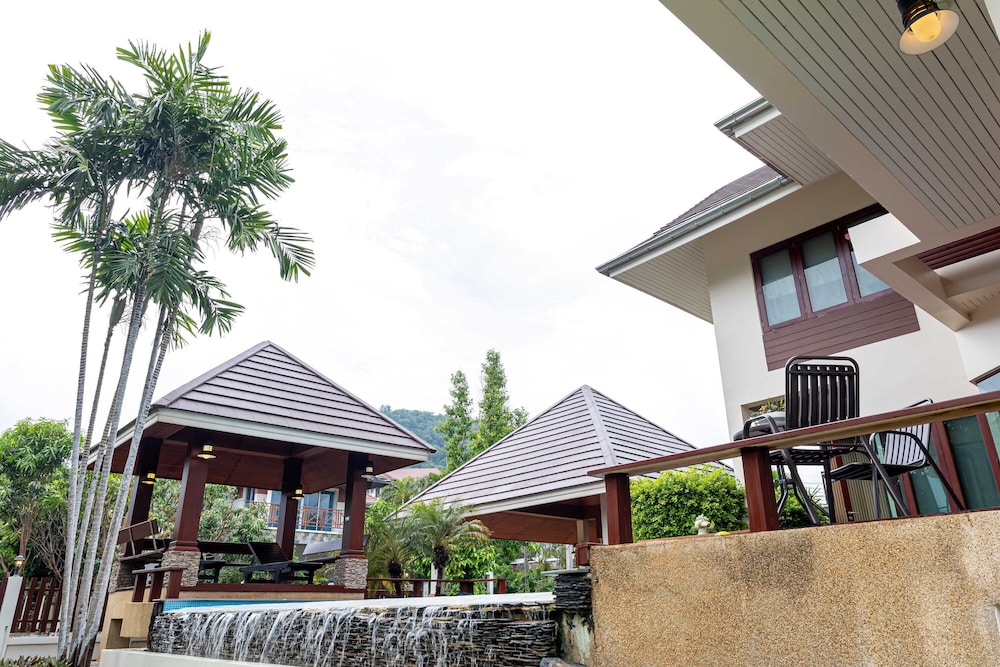 premium villa baan kinlom chomlay