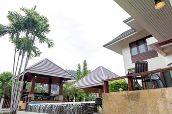 premium villa baan kinlom chomlay
