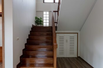 premium villa baan kinlom chomlay