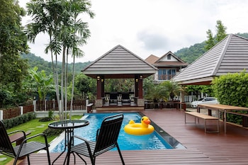 premium villa baan kinlom chomlay