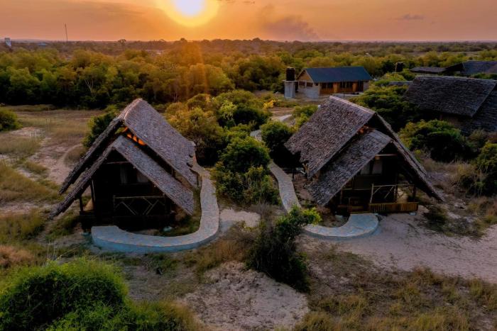saadani beach camp