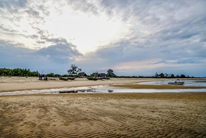 saadani beach camp