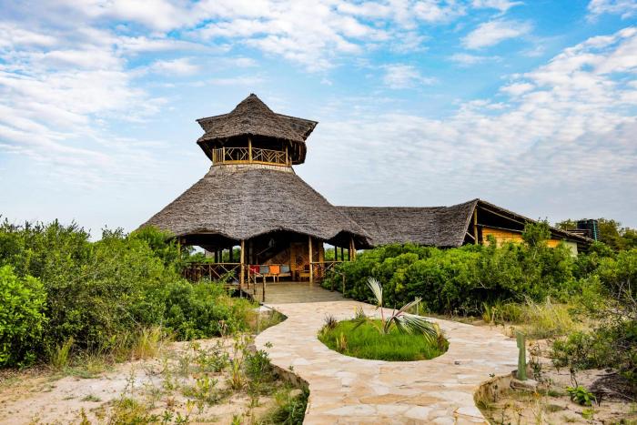 saadani beach camp