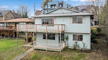 emerald hill city retreat 2br
