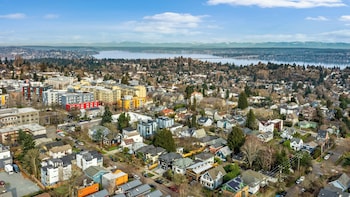 emerald hill city retreat 2br