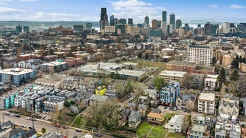 emerald hill city retreat 2br