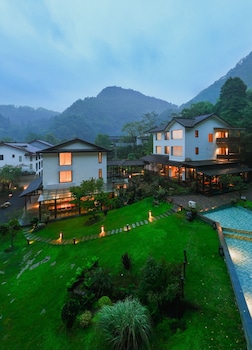 Emeishan Xiaoshanqing Luxury Resort,,4 star