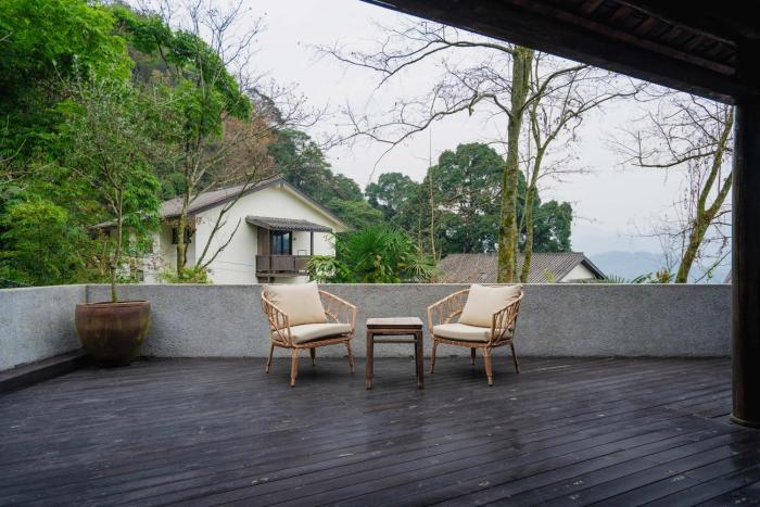 emeishan xiaoshanqing luxury resort