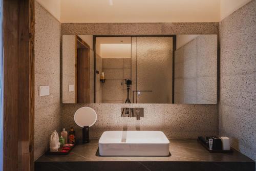 emeishan xiaoshanqing luxury resort