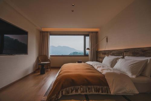emeishan xiaoshanqing luxury resort