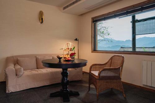 emeishan xiaoshanqing luxury resort
