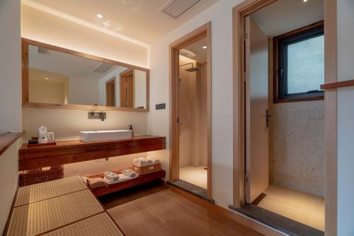 emeishan xiaoshanqing luxury resort