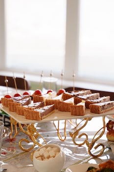 ton azure hotel