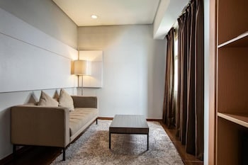 hotel santika depok