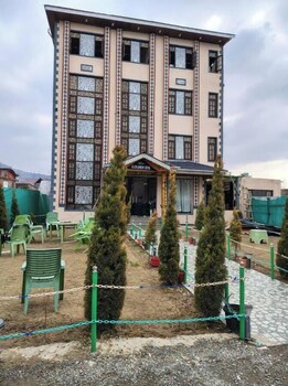 hotel golden eye