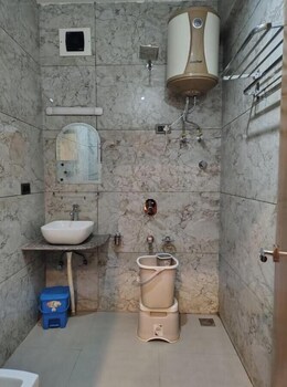 hotel golden eye