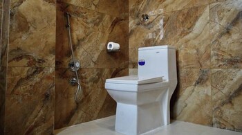 hotel golden eye