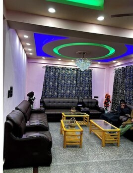hotel golden eye
