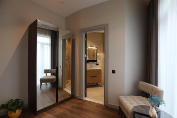 White Hill Hotel Tbilisi,,3 star