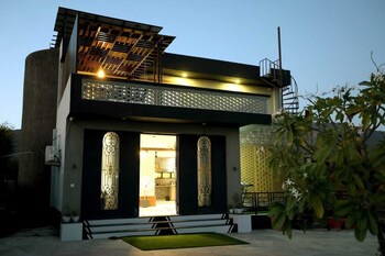 the nivaas at berhins farmstay