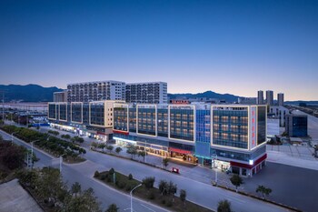 ramada by wyndham zhaoqing dawang