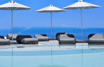 hotiday santorini oia