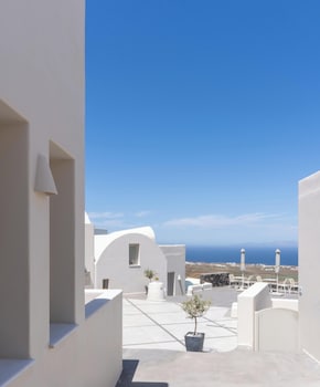 hotiday santorini oia