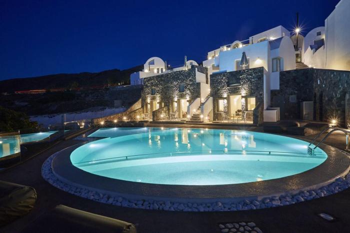 hotiday santorini oia