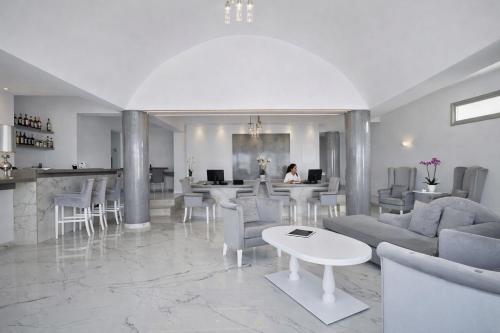 hotiday santorini oia