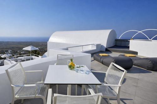 hotiday santorini oia
