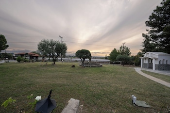 archontiko alexandros boutique hotel