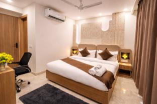 dreamwood hotel near sec 29 gurgaon