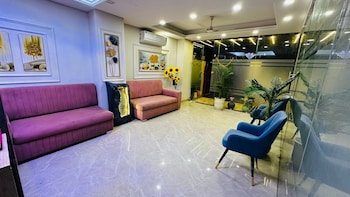 dreamwood hotel near sec 29 gurgaon
